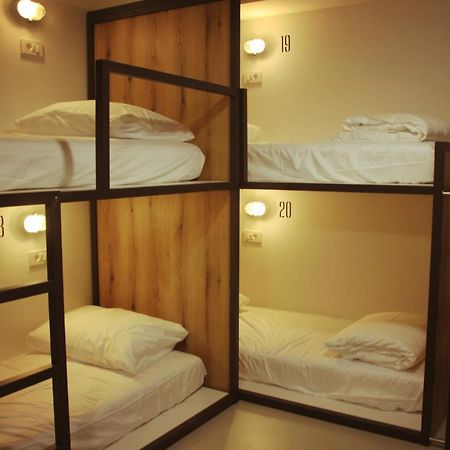 Garage Hostel Nova Gorica Eksteriør bilde