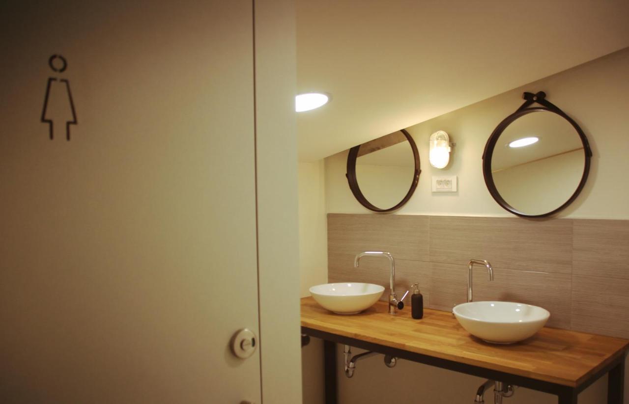 Garage Hostel Nova Gorica Eksteriør bilde