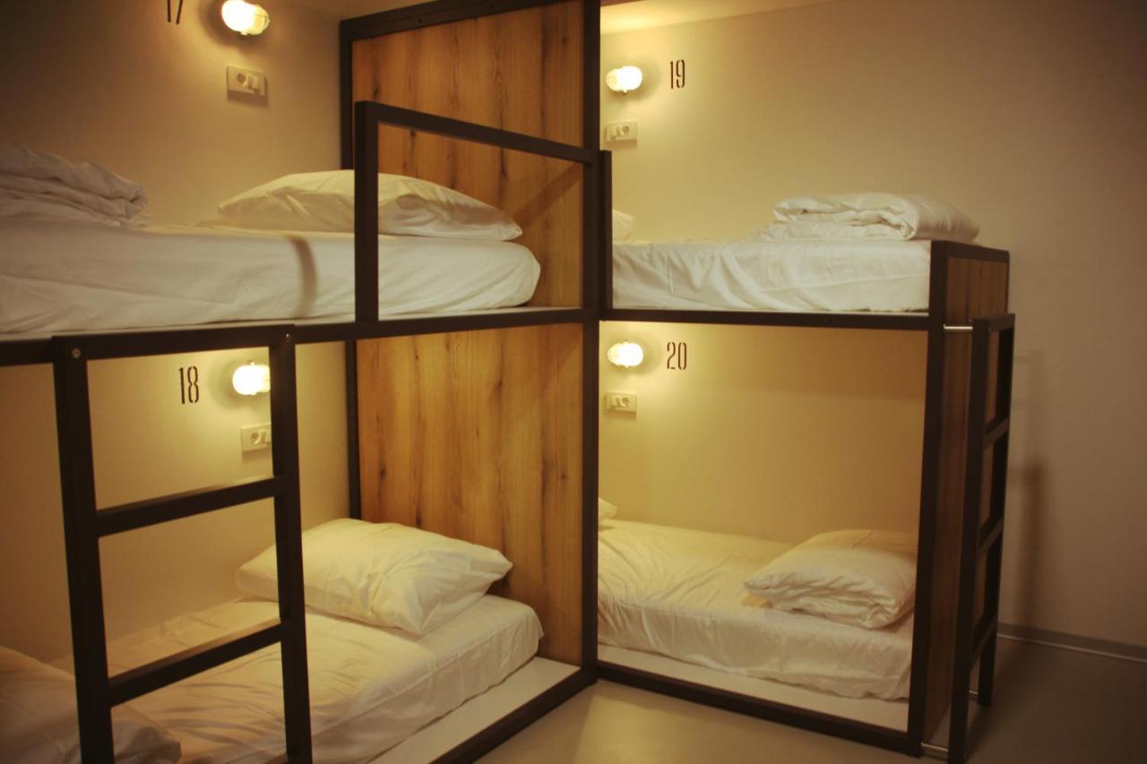 Garage Hostel Nova Gorica Eksteriør bilde