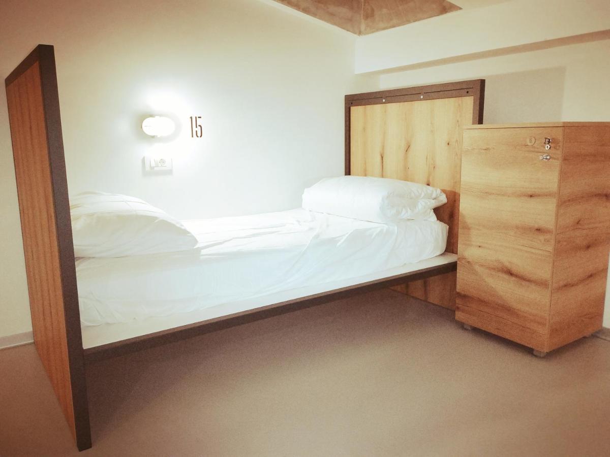 Garage Hostel Nova Gorica Eksteriør bilde