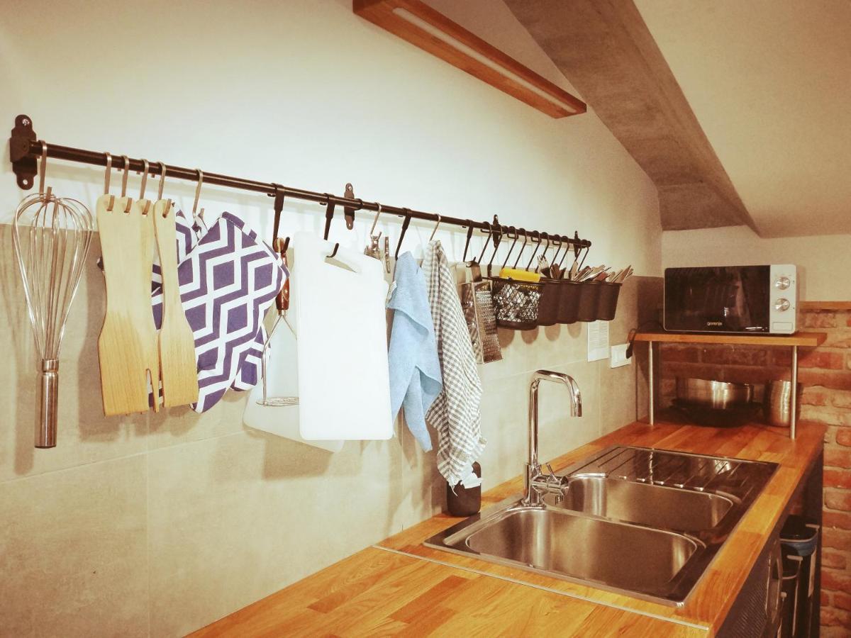 Garage Hostel Nova Gorica Eksteriør bilde