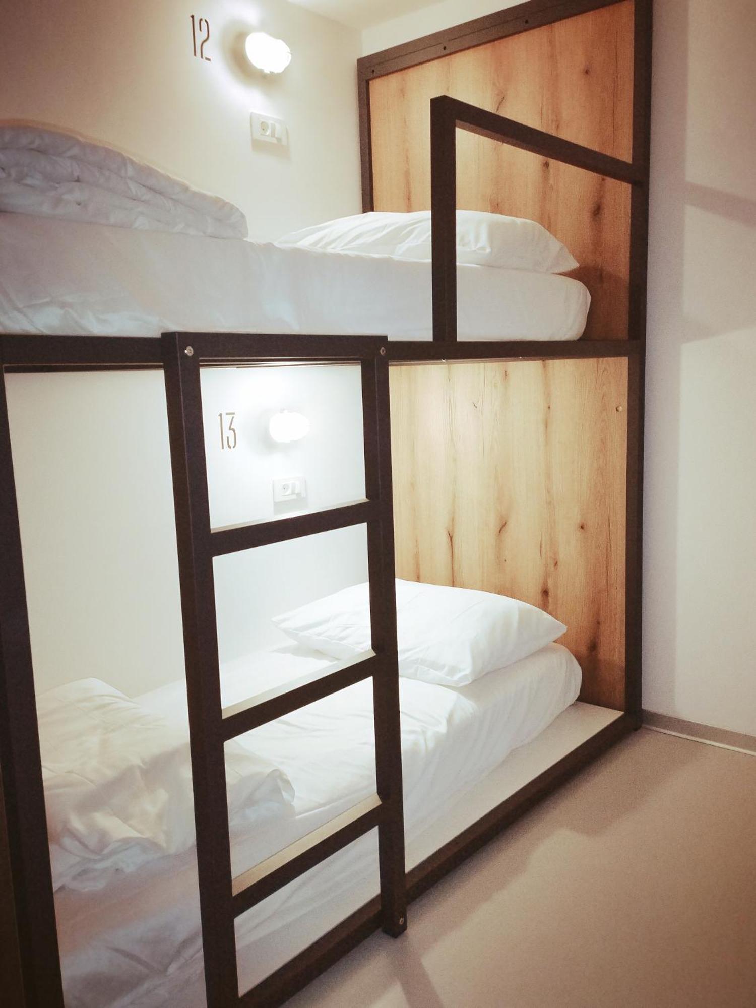 Garage Hostel Nova Gorica Eksteriør bilde